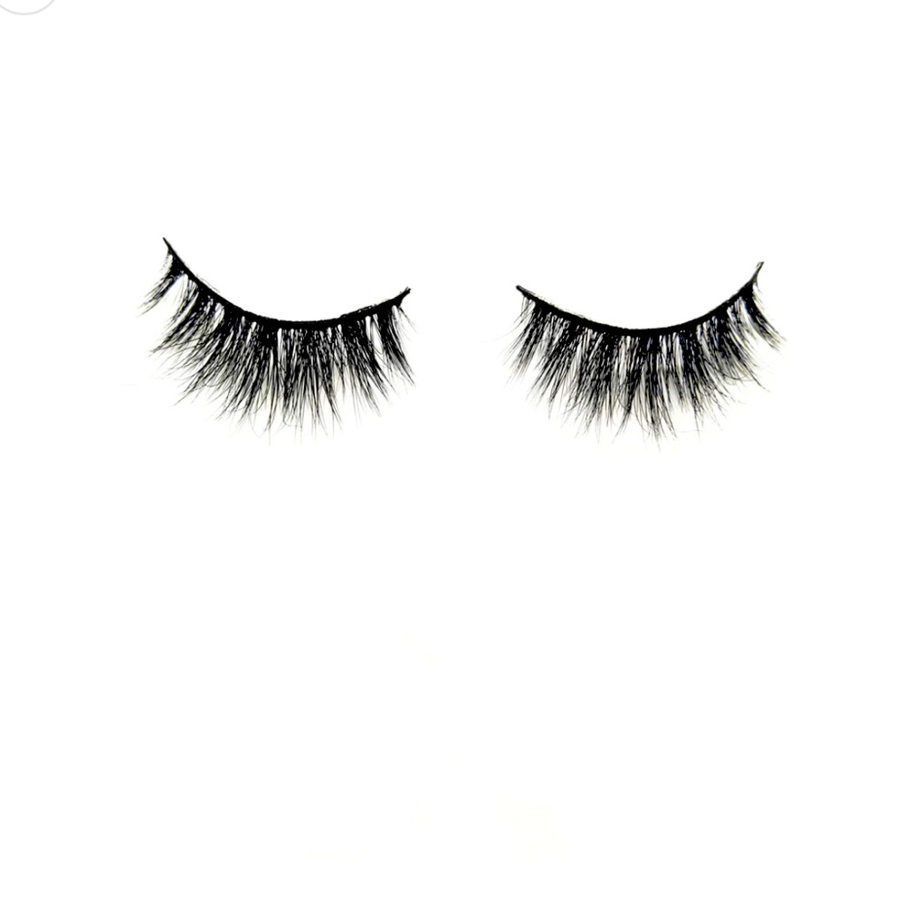 Luxury Pair of Lashes “Vulnerably Yours” ❤️💕